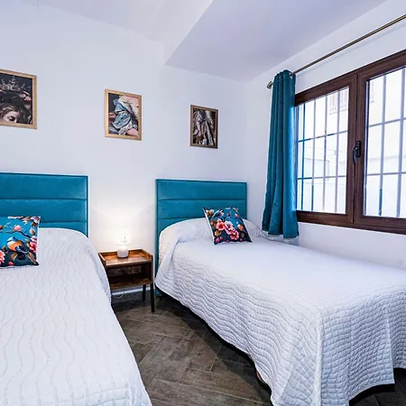 The Queen House Apartment *